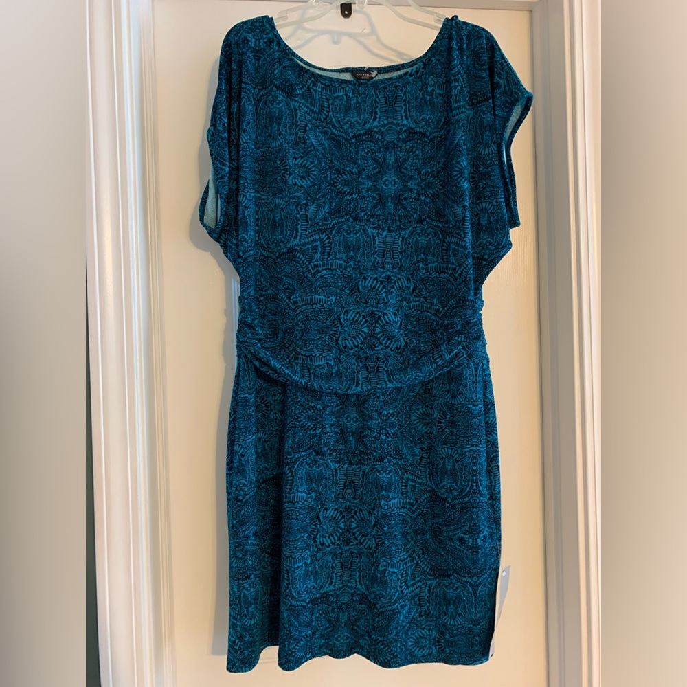 Ann Taylor Womens Ruched Waist Dress Turquoise and Navy Short Sleeves, size MP - Picture 1 of 9